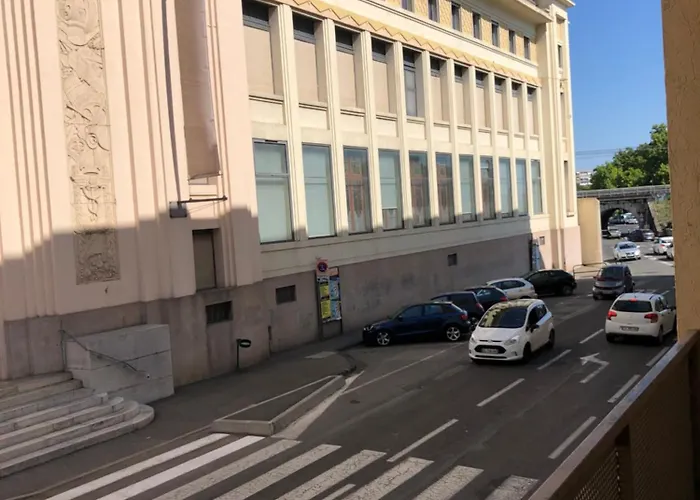 Tres Beau Studio Pres Du Centre Ville
